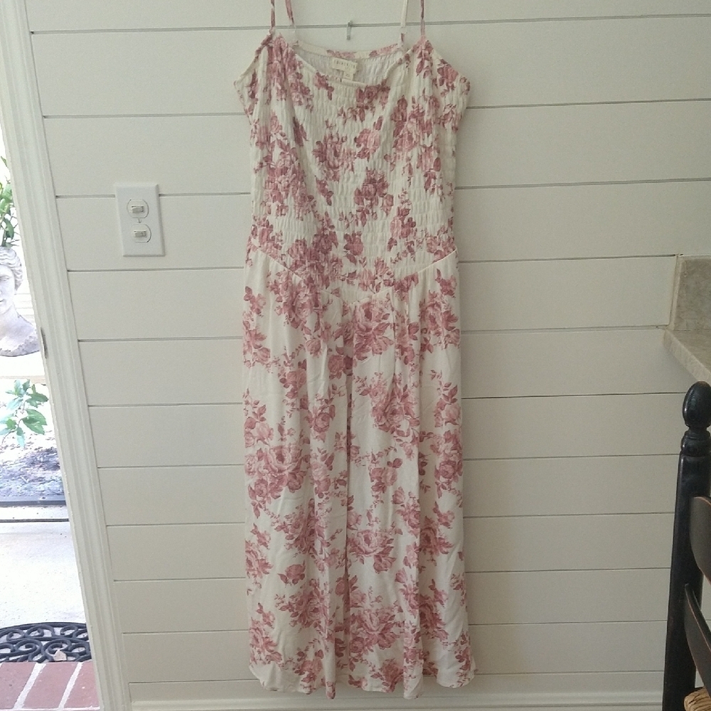 Elegant Floral Maxi Dress in Pink and White